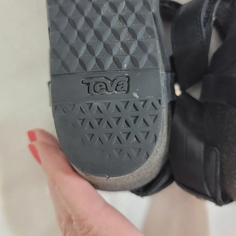 Teva Ysidro Universal Wedge Black Leather Strappy Sandals 1015119 7.5